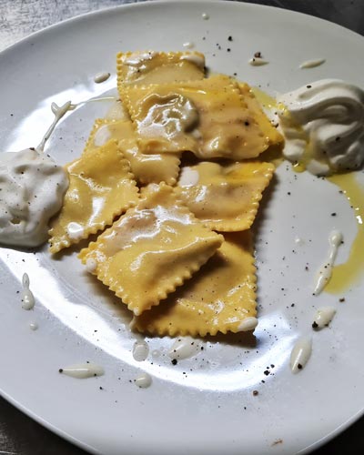 Primo piatto con ravioli