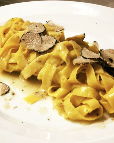 Tagliatelle con tartufo