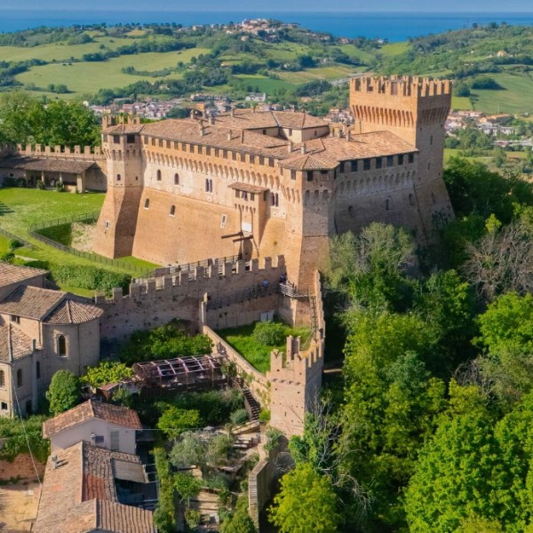 Estate a Gradara: spettacoli, storia e sapori nel cuore del borgo medievale
